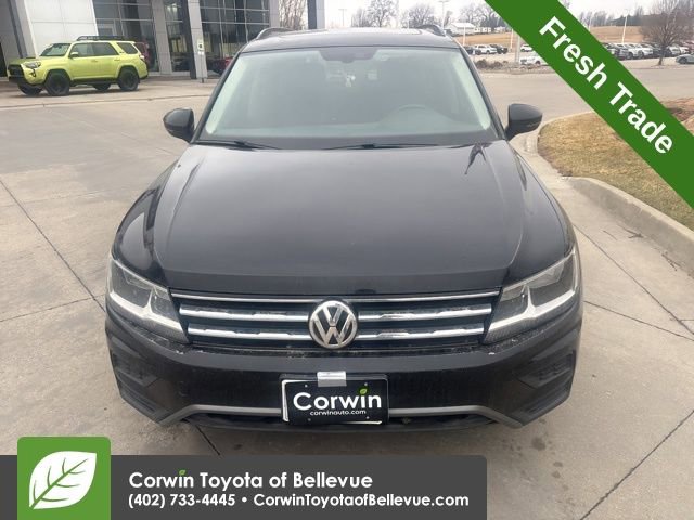 Used 2019 Volkswagen Tiguan SE w/ Panoramic Sunroof Package image 9