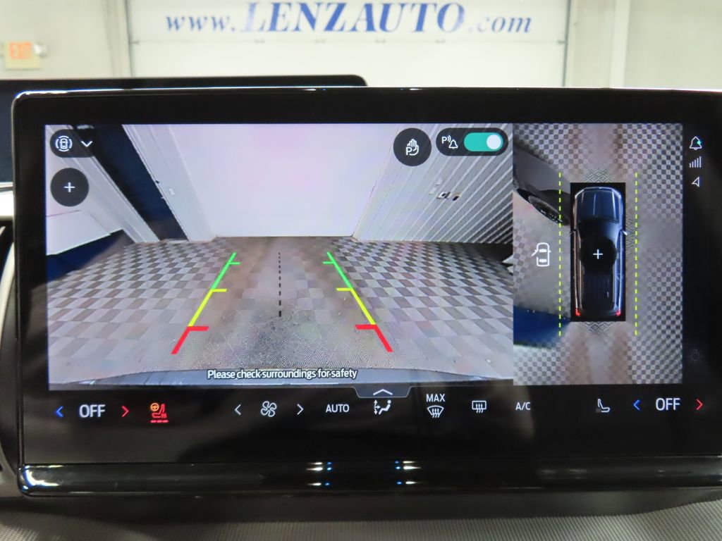 Used 2025 Ford Expedition Active image 23