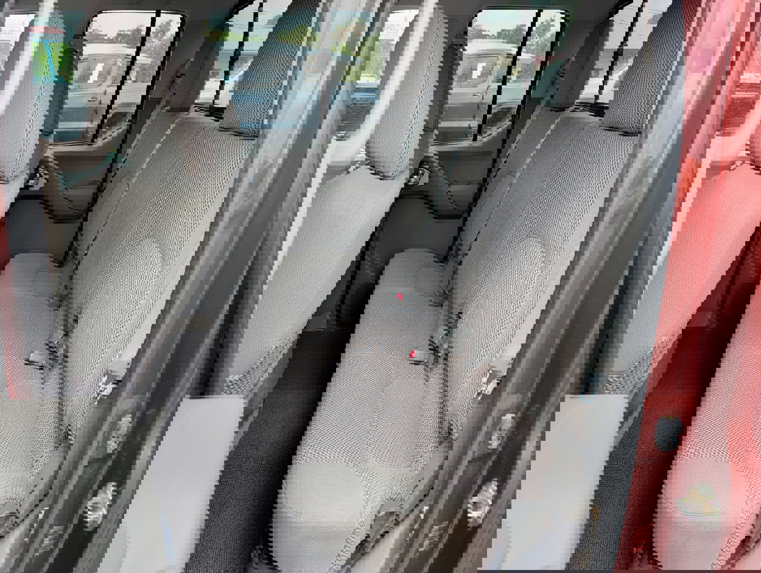 Used 2016 Nissan Frontier SV RWD image 18