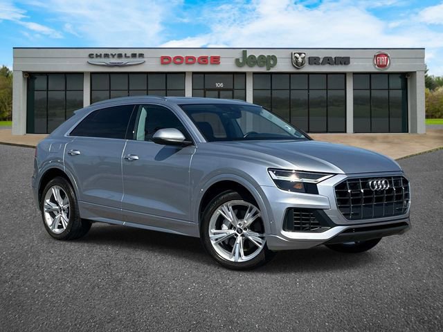 Used 2022 Audi Q8 Premium Plus AWD/4WD image 2
