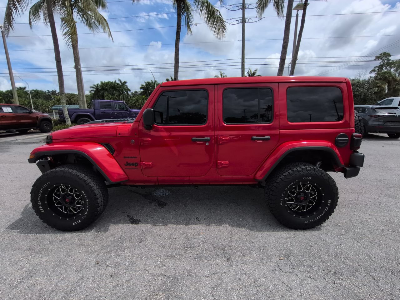 Used 2020 Jeep Wrangler Unlimited Sahara AWD/4WD image 8