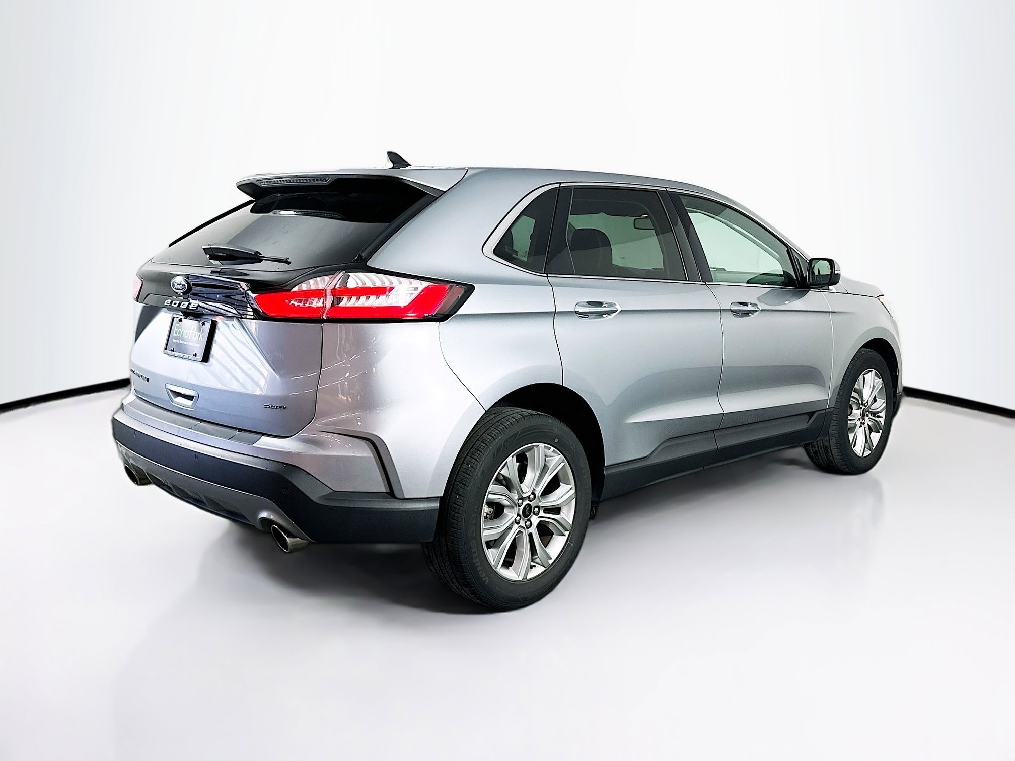 Used 2024 Ford Edge Titanium image 9