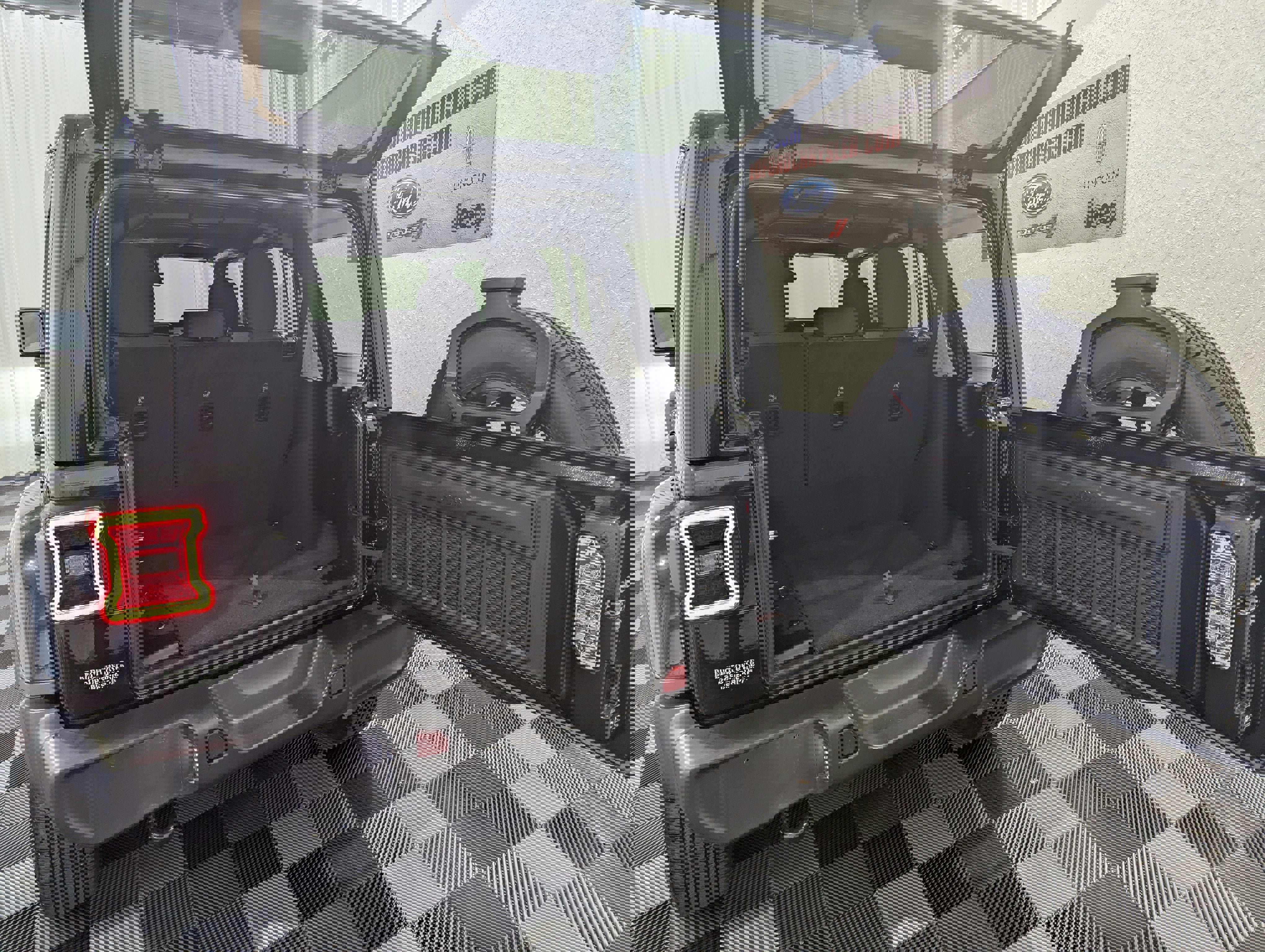 Used 2025 Jeep Wrangler Unlimited Sahara image 10