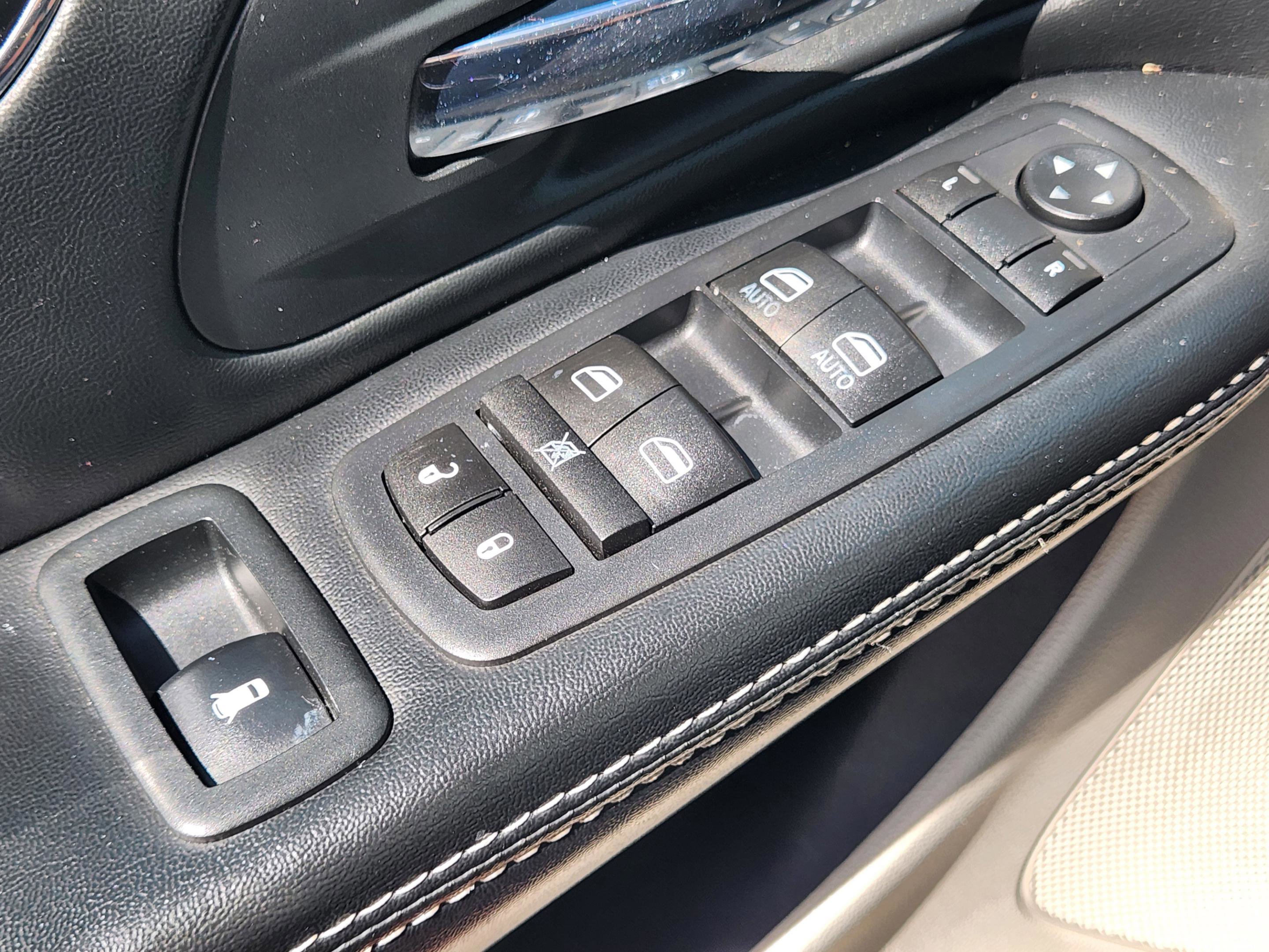 Used 2017 Dodge Grand Caravan SXT image 26