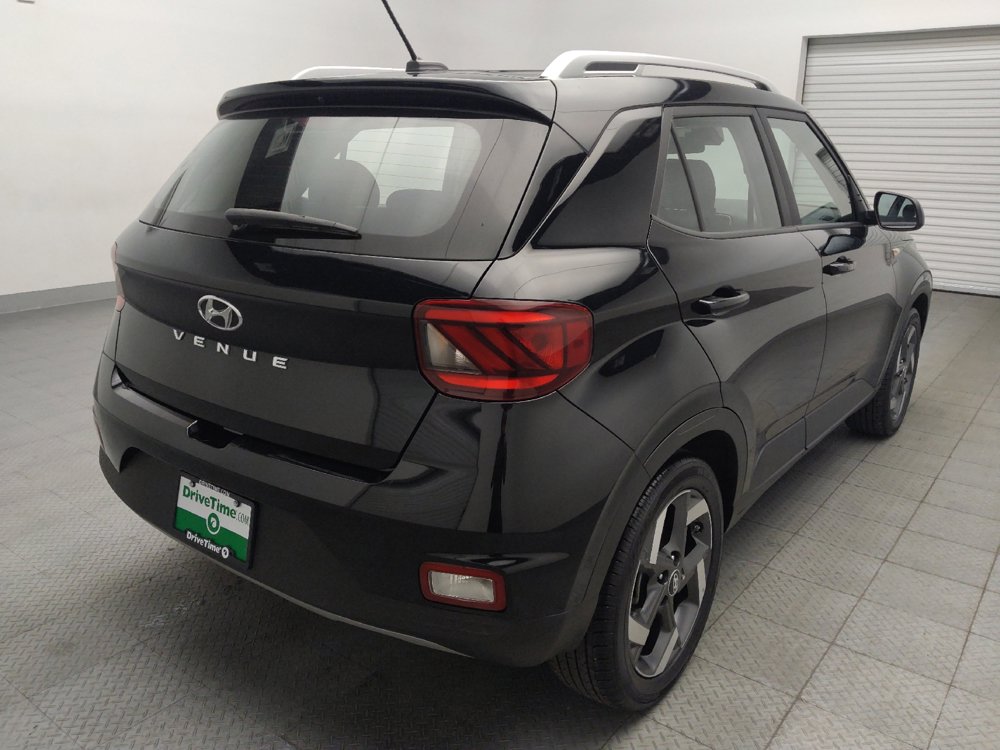 Used 2025 Hyundai Venue SEL FWD image 9
