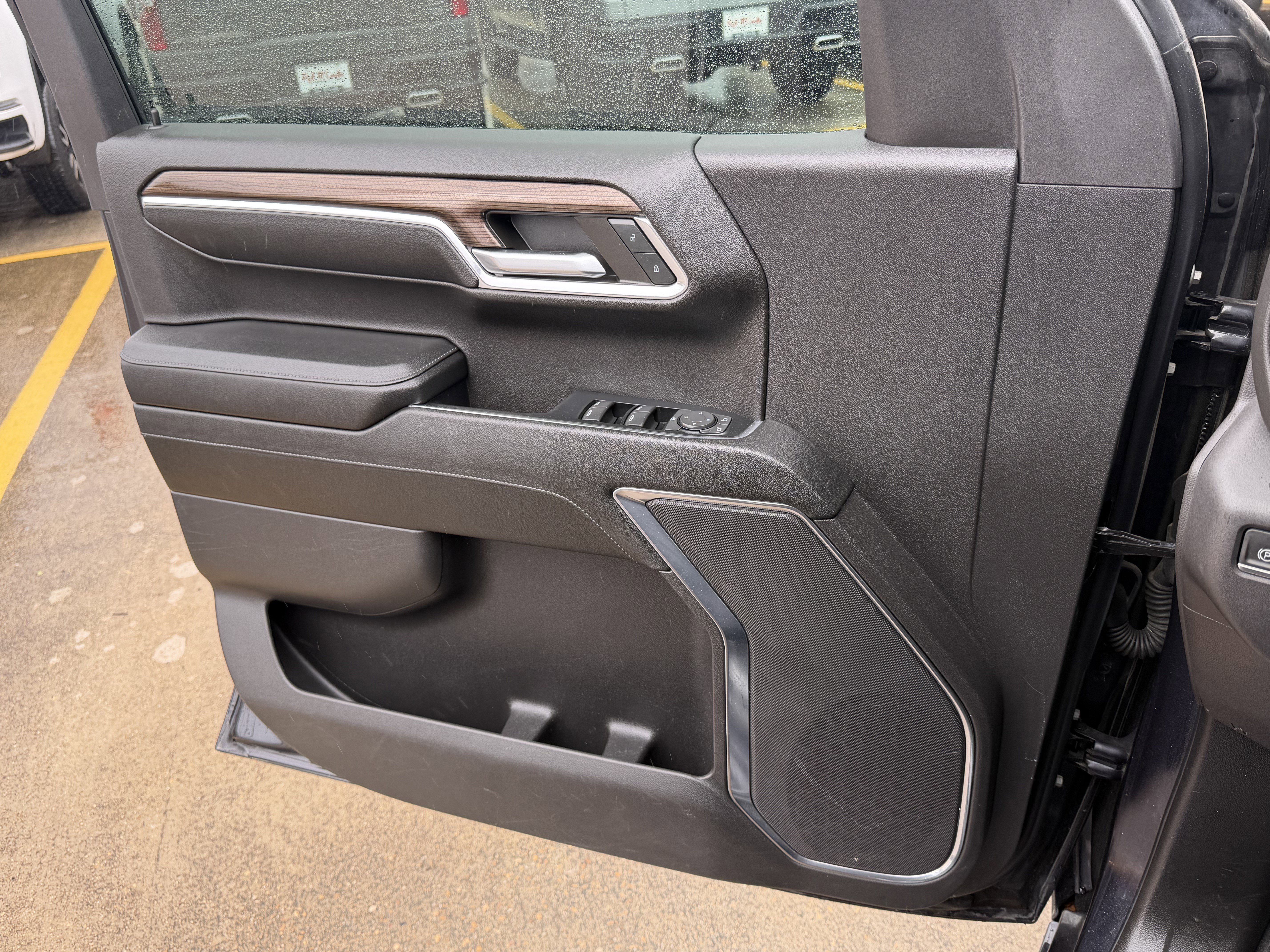 Used 2024 Chevrolet Silverado 1500 LT RWD image 23