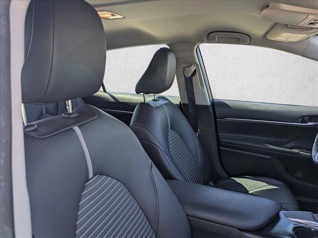 Used 2019 Toyota Camry SE FWD image 16