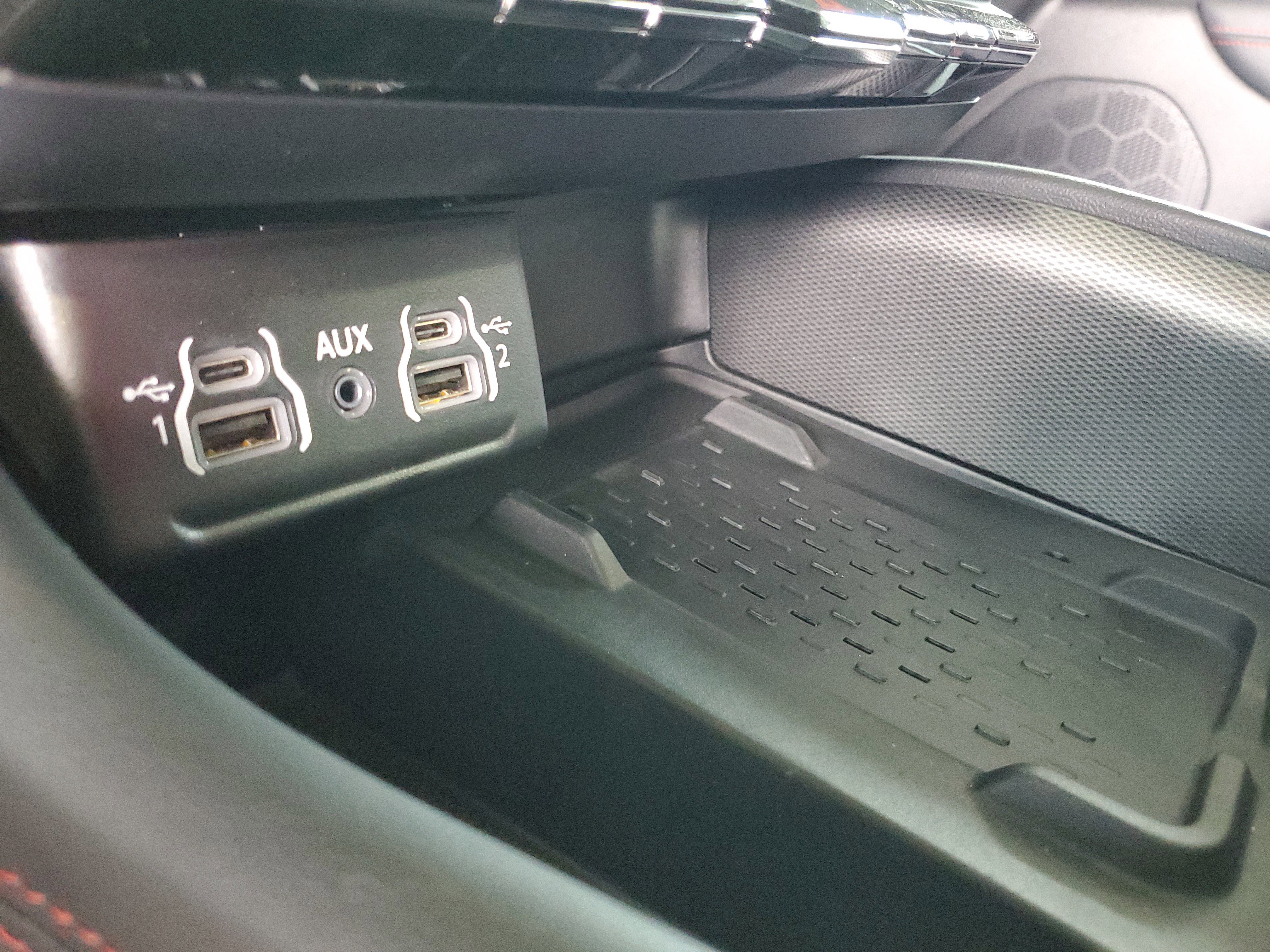 Certified 2025 Dodge Durango R/T image 32