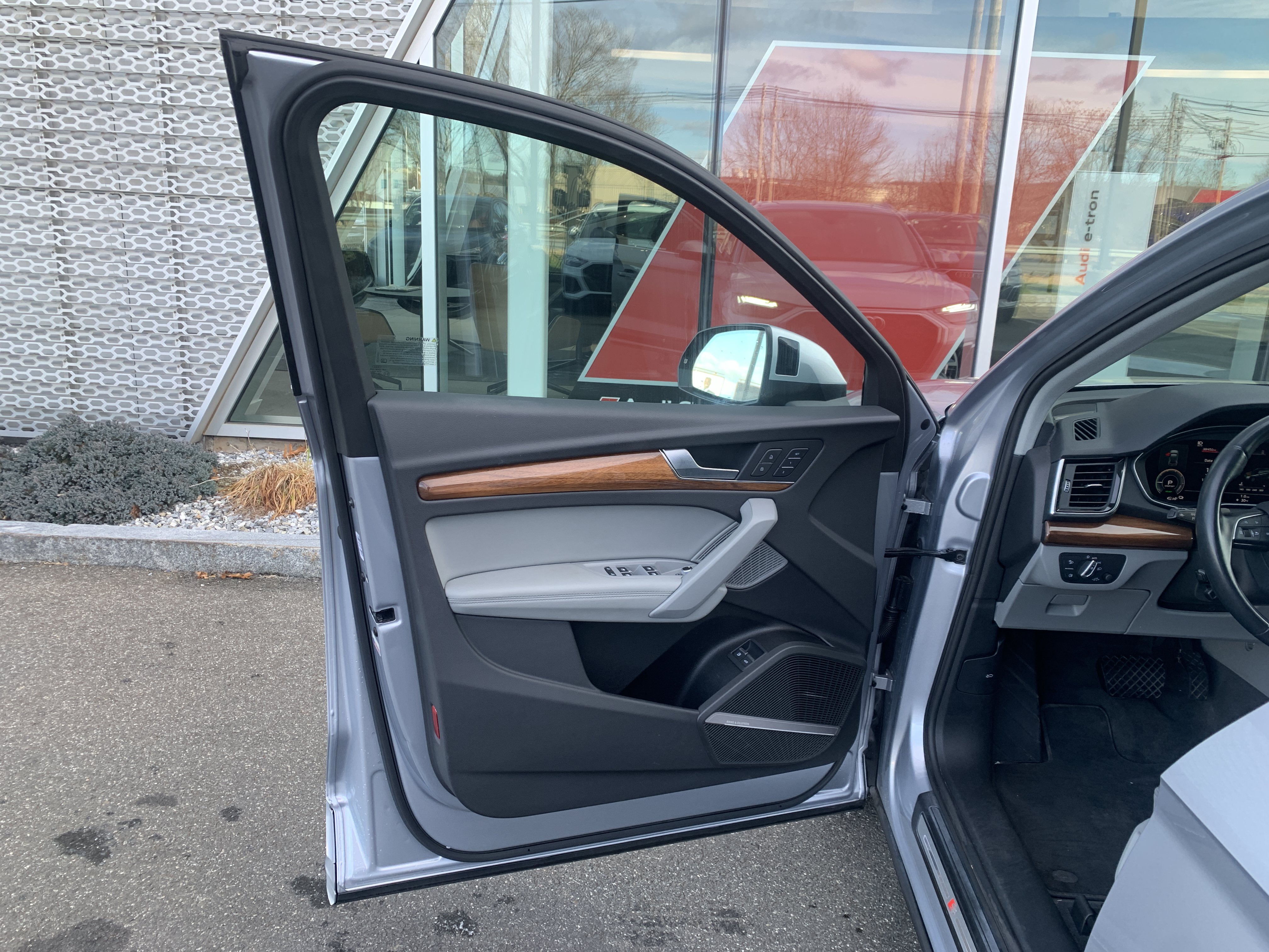 Certified 2023 Audi Q5 e Premium Plus w/ Premium Plus Package AWD/4WD image 8
