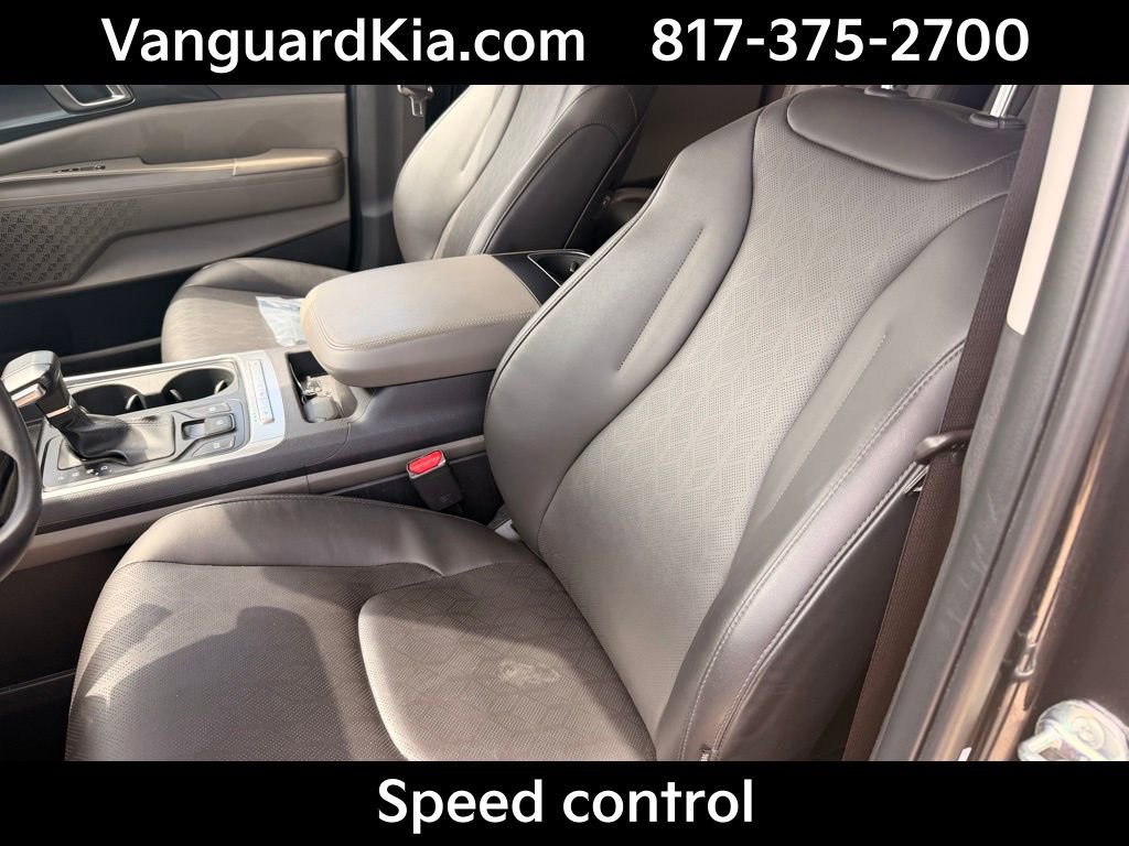Certified 2025 Kia Carnival image 13