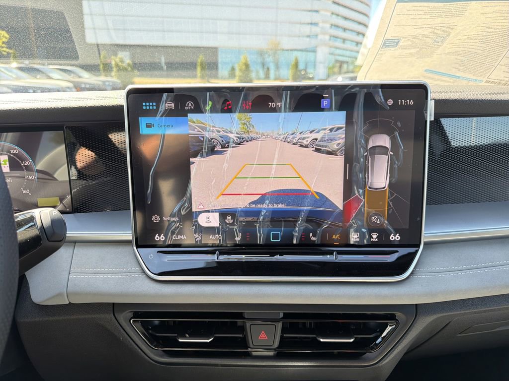 New 2026 Volkswagen Tiguan SE R-Line FWD image 28