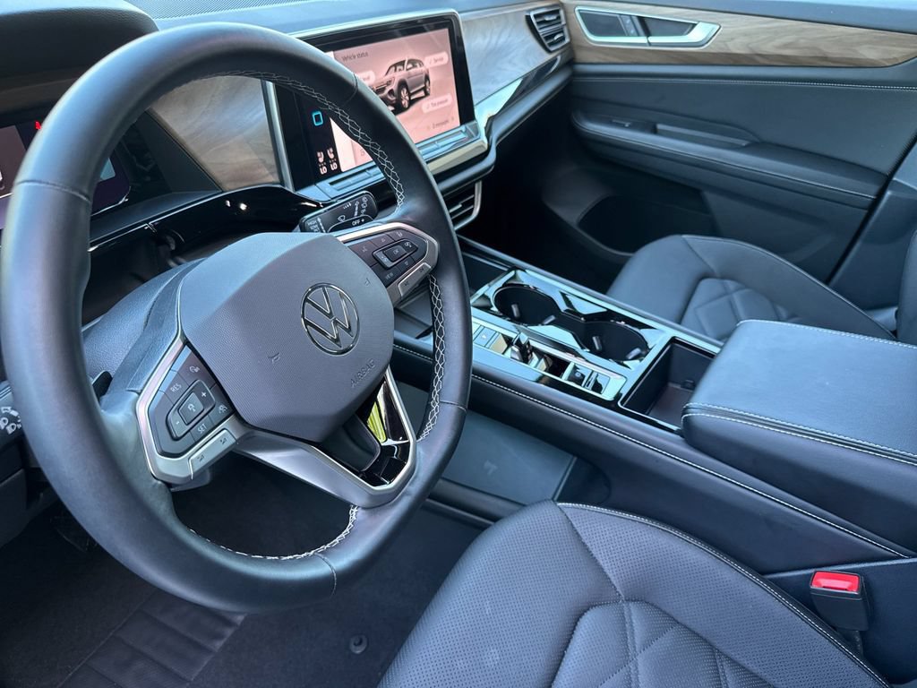 Used 2024 Volkswagen Atlas SE AWD/4WD image 11