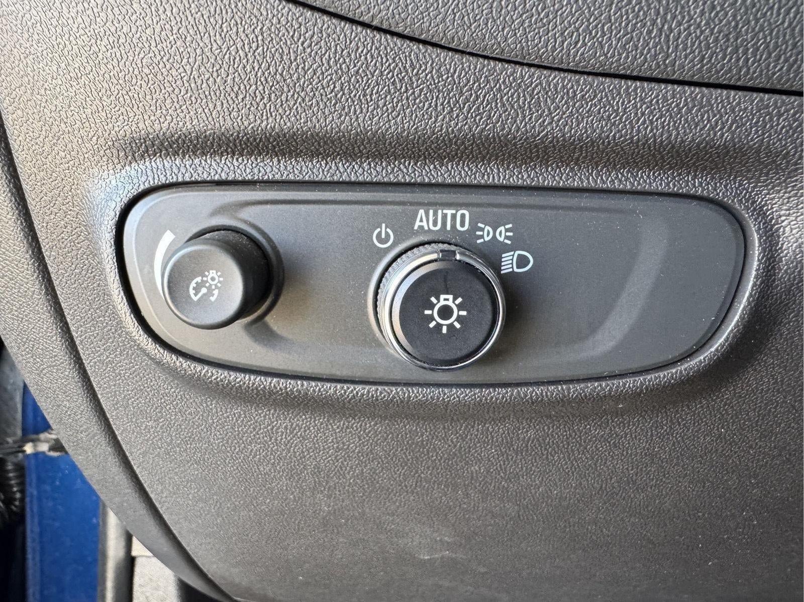Used 2023 Chevrolet Equinox RS AWD/4WD image 10