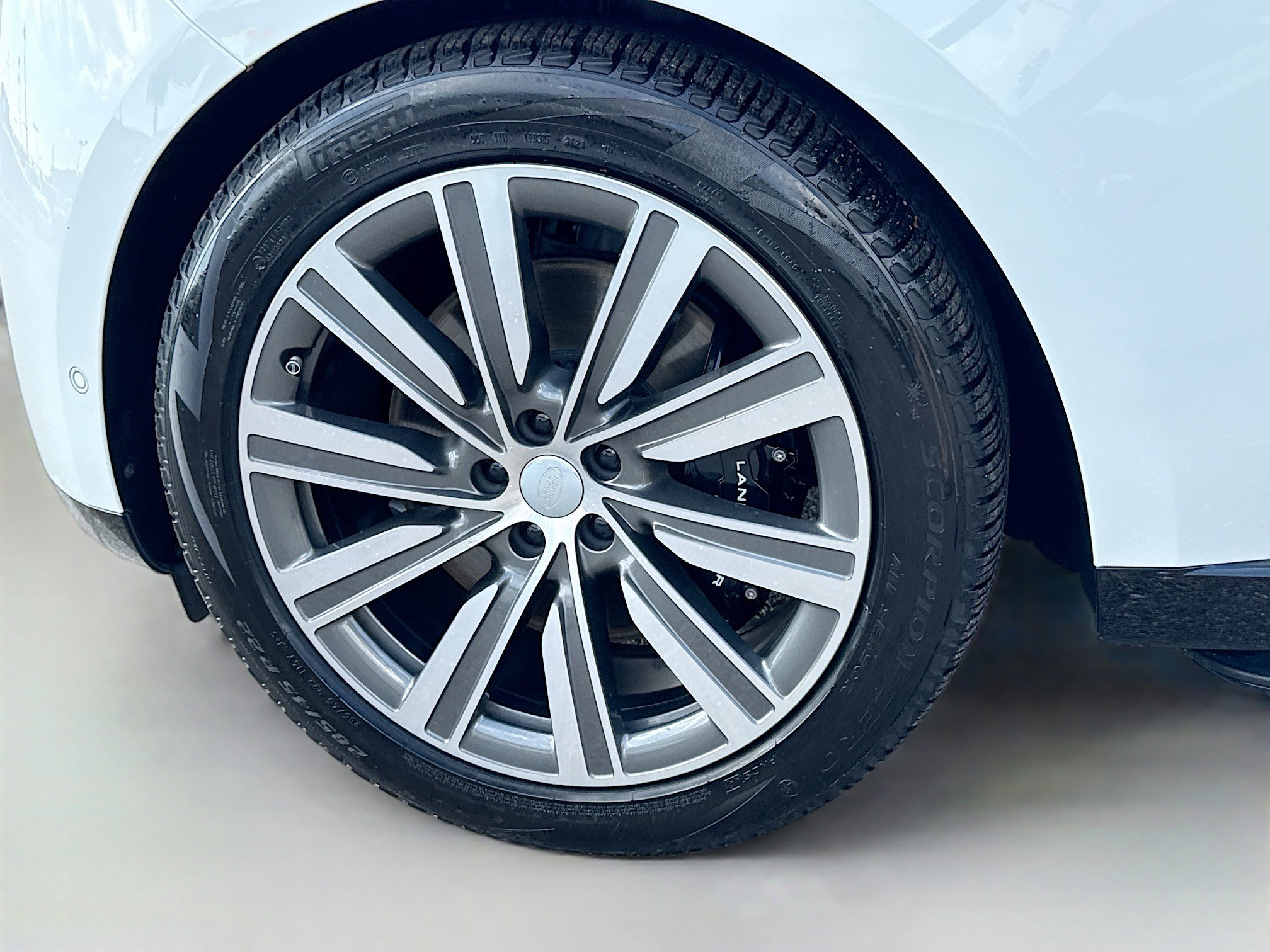 Used 2025 Land Rover Range Rover Long Wheelbase Autobiography image 42