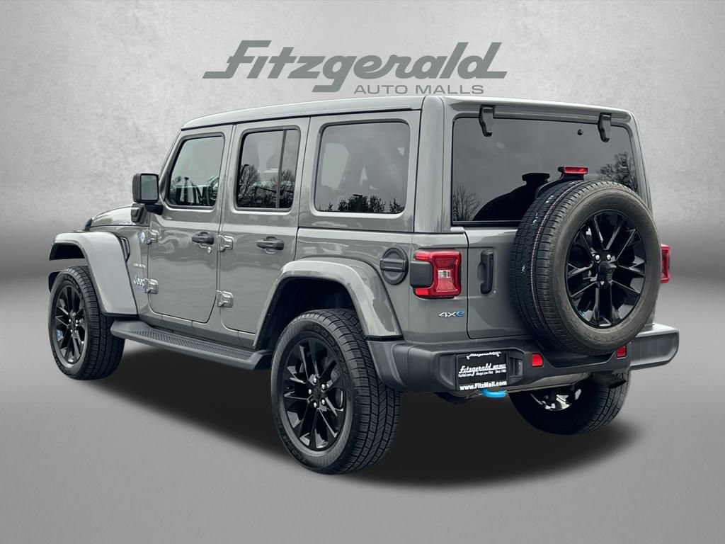 Used 2023 Jeep Wrangler Unlimited Sahara w/ Cold Weather Group image 8
