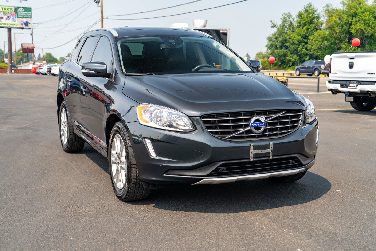 Used 2015 Volvo XC60 T5 AWD/4WD image 2