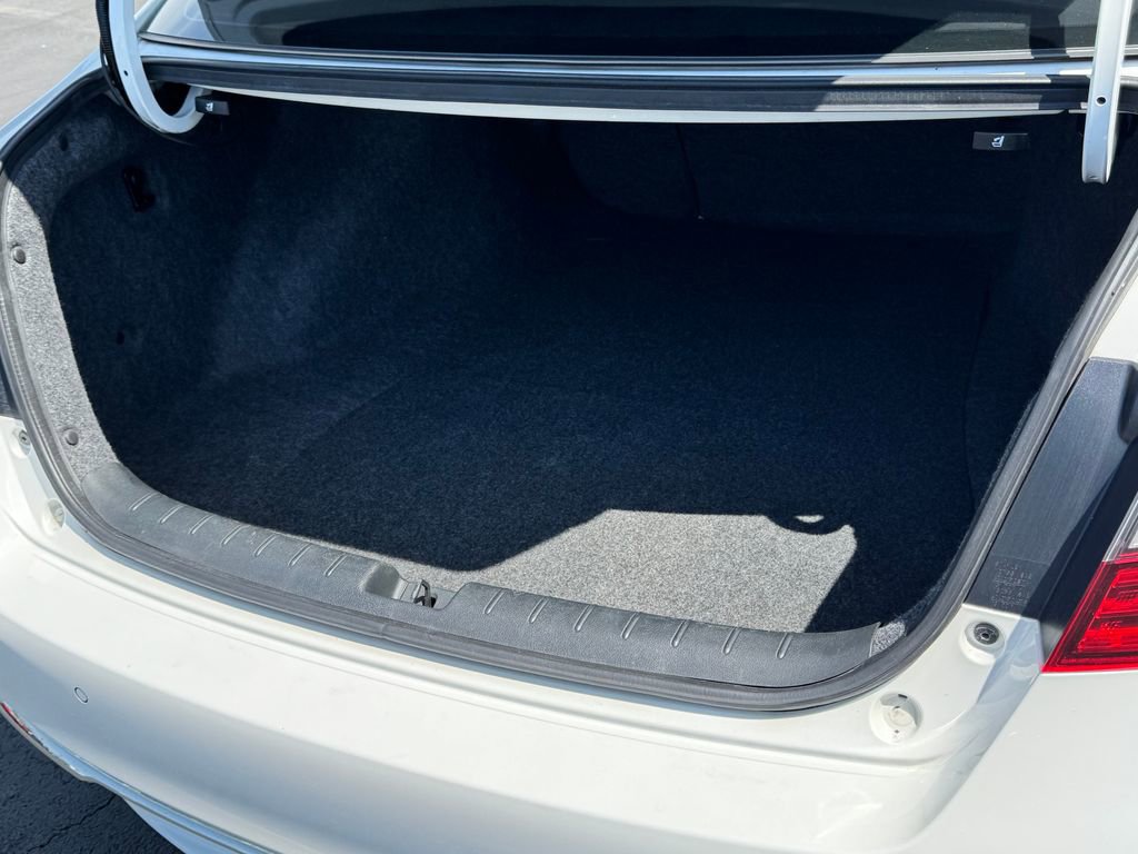 Used 2016 Honda Accord Touring image 18