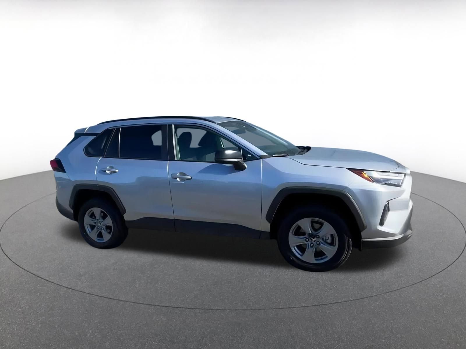 Used 2025 Toyota RAV4 LE video 2