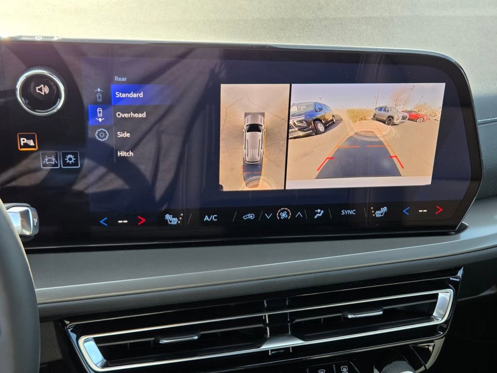 New 2026 Chevrolet Traverse LT w/ Sun and Wheel Package FWD image 14