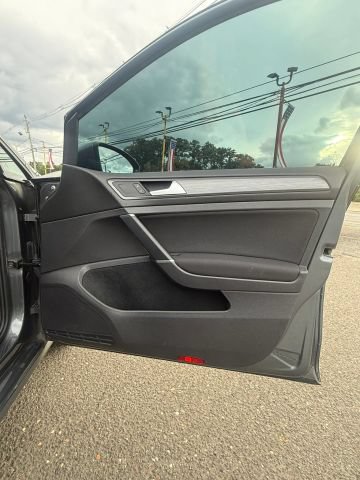 Used 2019 Volkswagen Golf SE FWD image 9