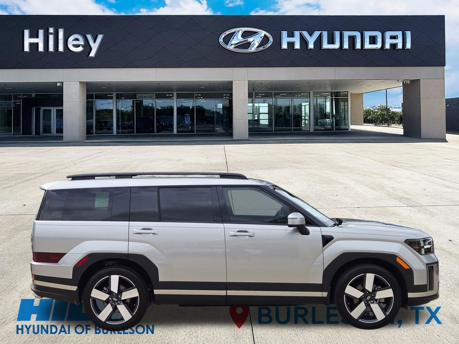 Used 2024 Hyundai Santa Fe Limited FWD image 3