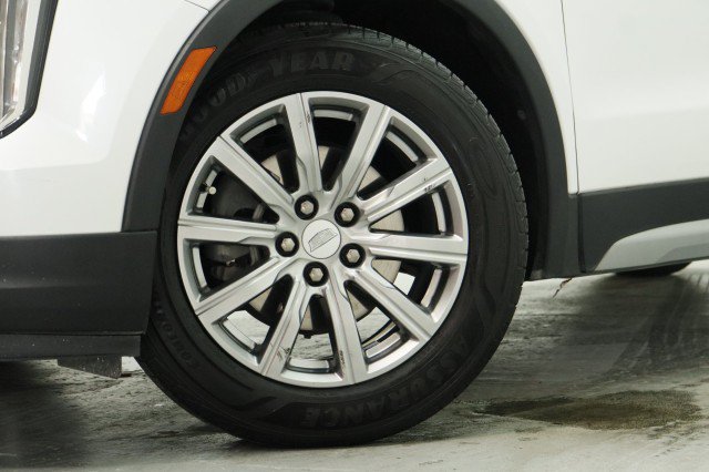 Used 2020 Cadillac XT4 Premium Luxury FWD image 3