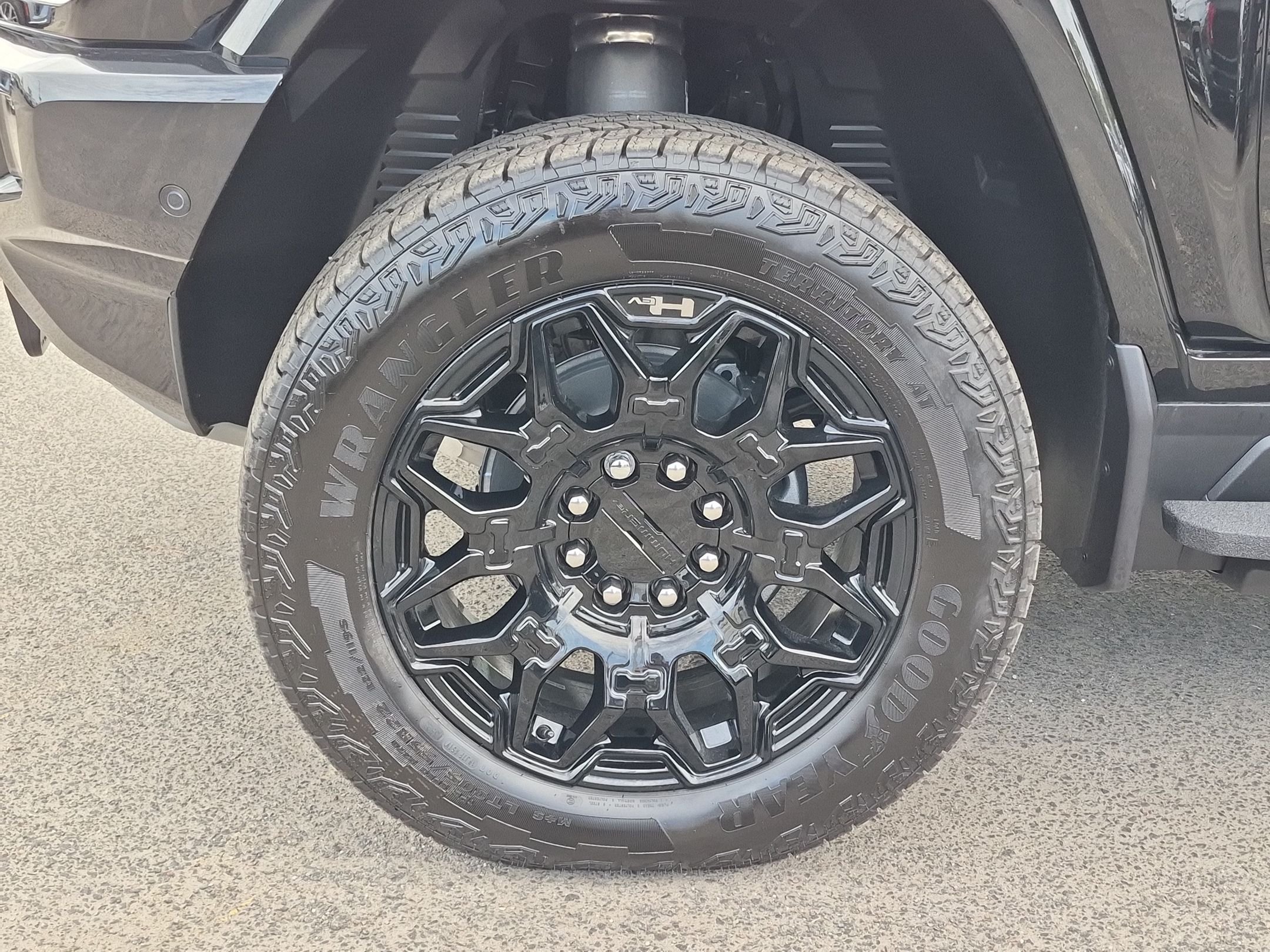 New 2026 GMC Hummer EV 4x4 Crew Cab image 32