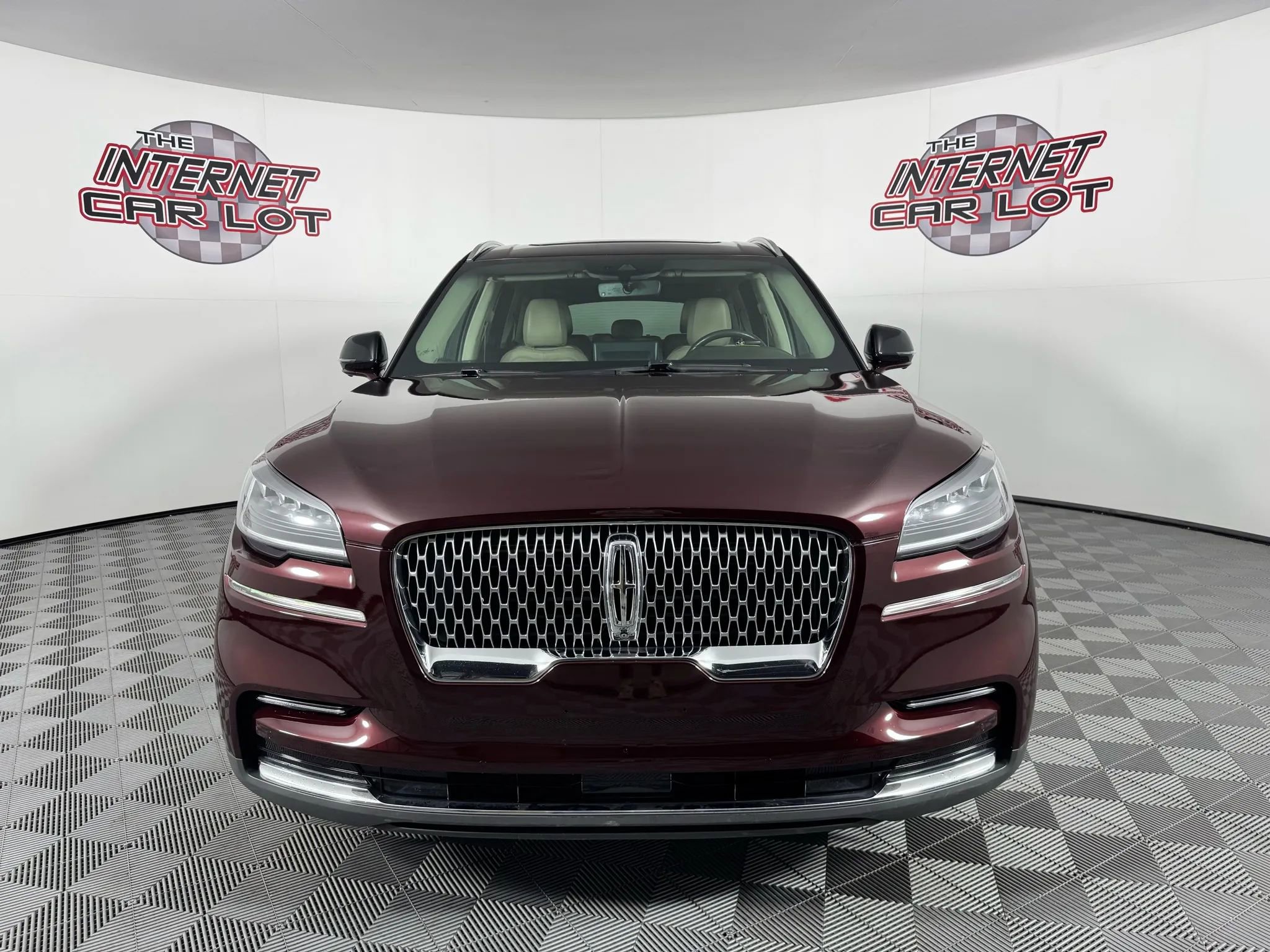 Used 2022 Lincoln Aviator Reserve w/ Elements Package Plus image 2