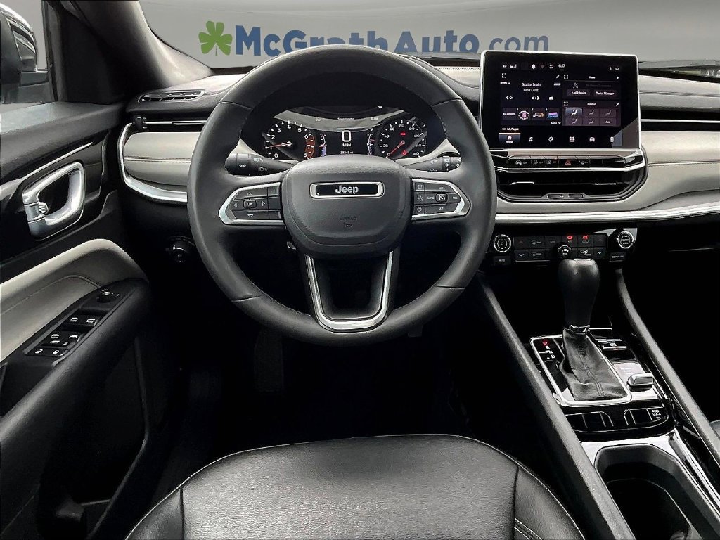 Used 2025 Jeep Compass Limited AWD/4WD image 11