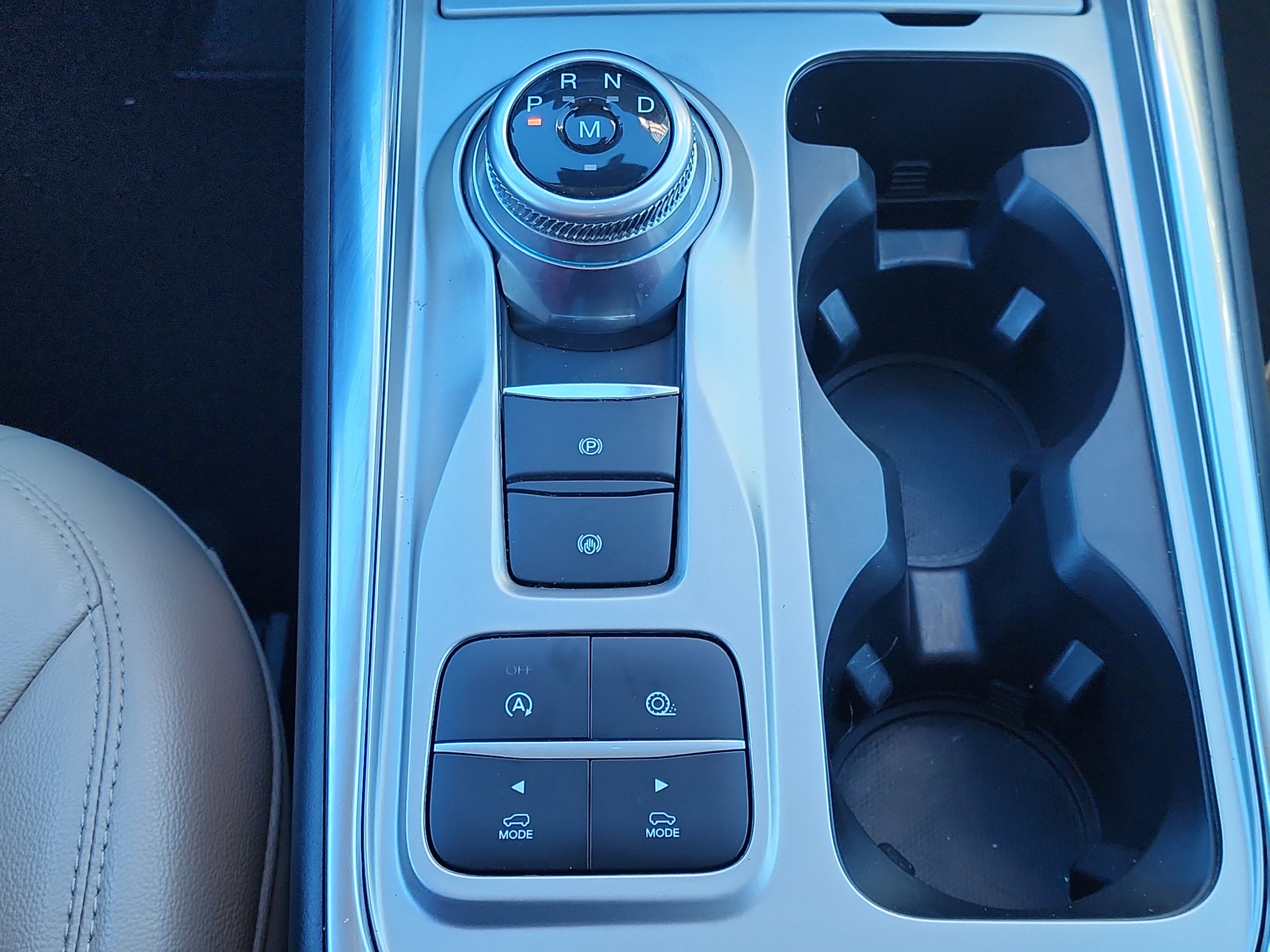 Certified 2020 Ford Explorer XLT w/ Equipment Group 202A image 27