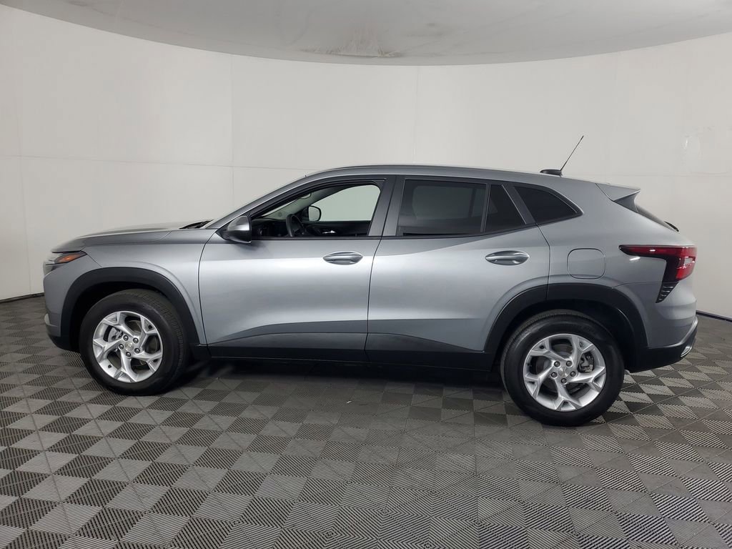 Used 2026 Chevrolet Trax LS w/ LS Convenience Package image 7