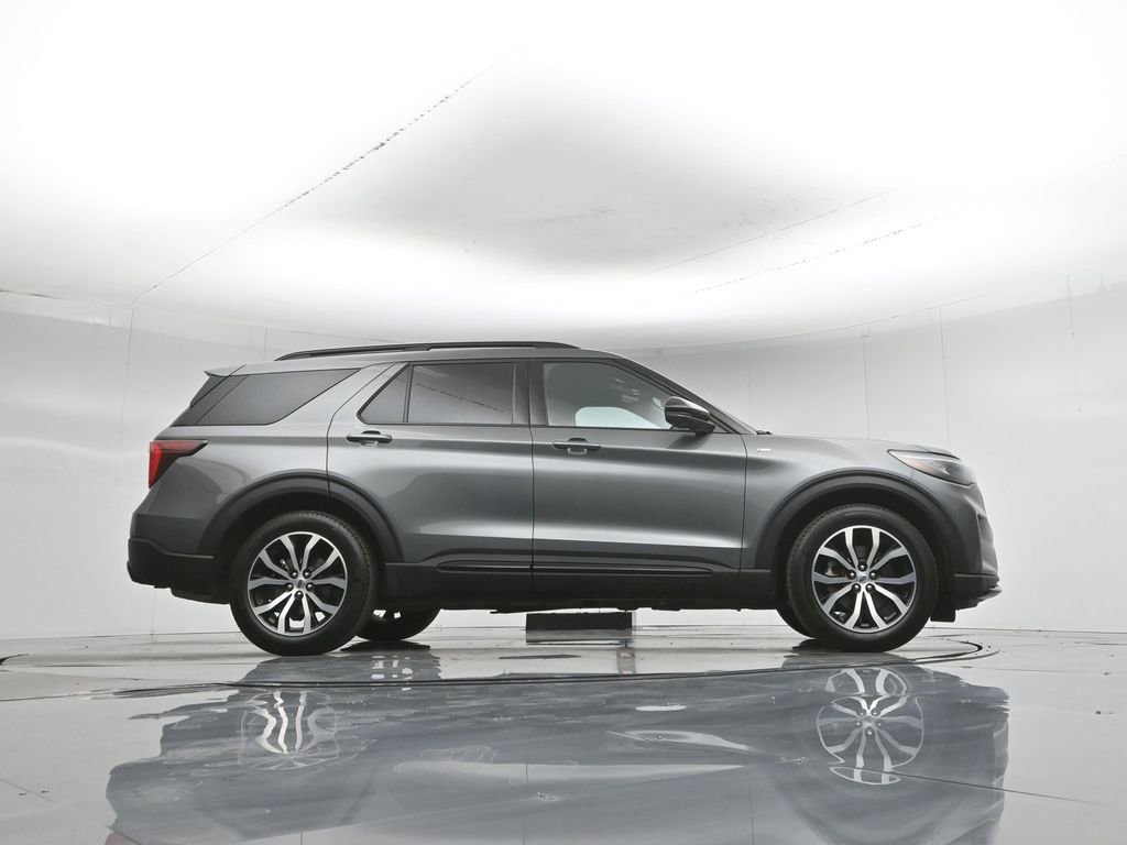 Used 2025 Ford Explorer ST-Line RWD image 53