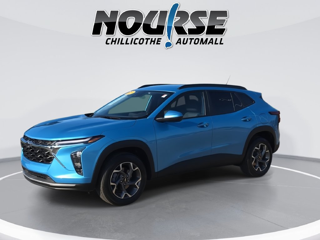 Used 2025 Chevrolet Trax LT w/ Driver Confidence Package FWD image 4