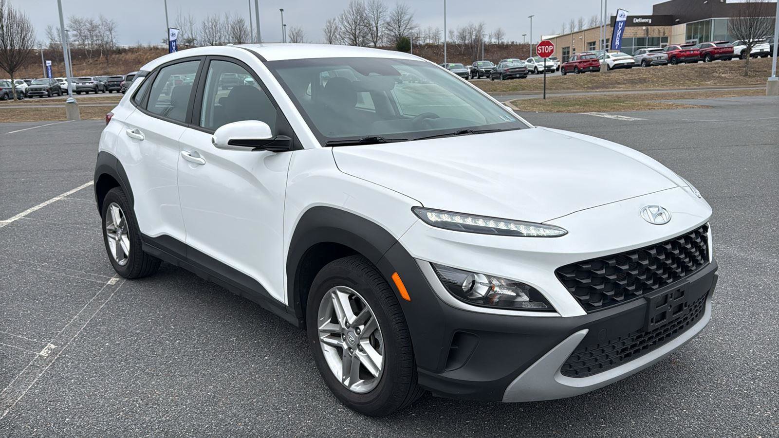 Used 2023 Hyundai Kona SE w/ Cargo Package image 1