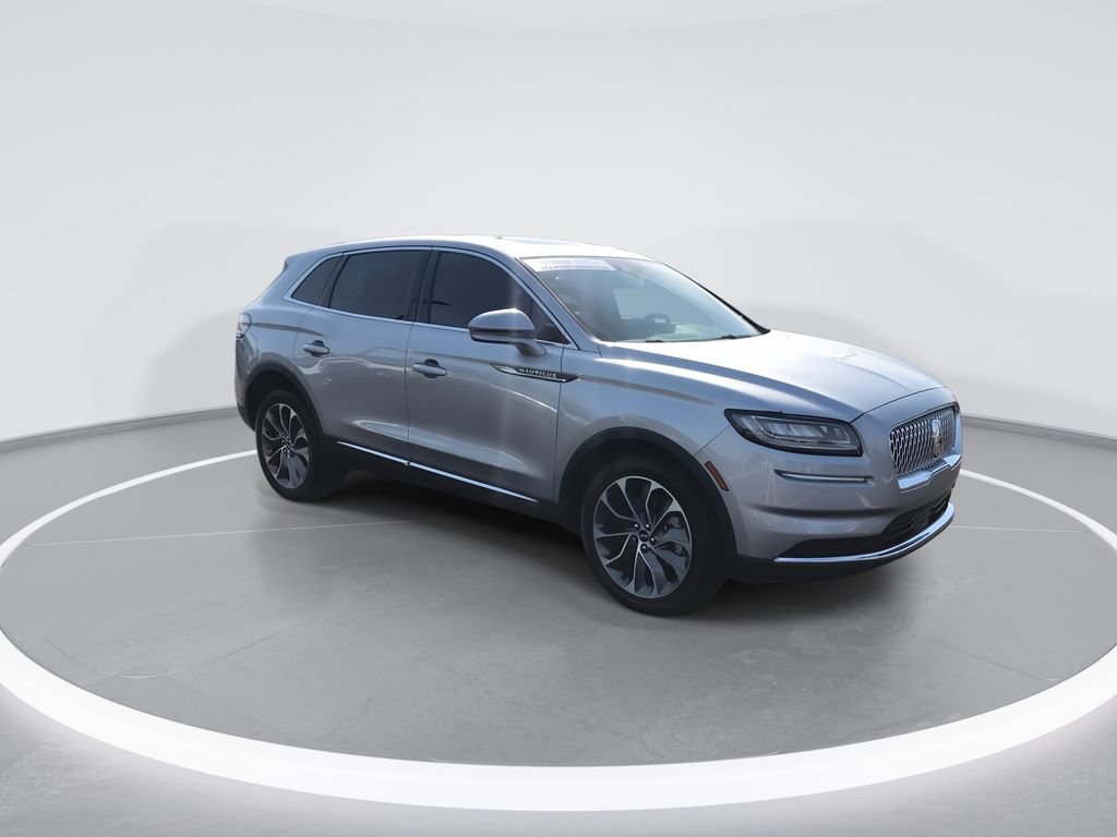 Used 2023 Lincoln Nautilus Reserve AWD/4WD image 2
