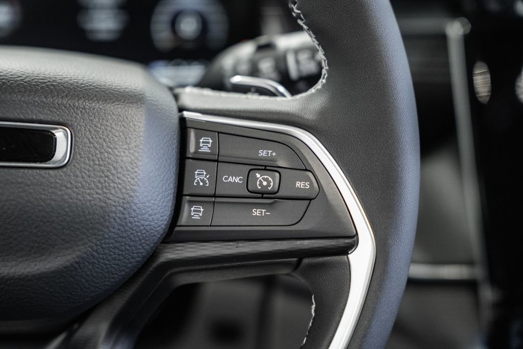 New 2025 Jeep Grand Cherokee L Altitude image 26