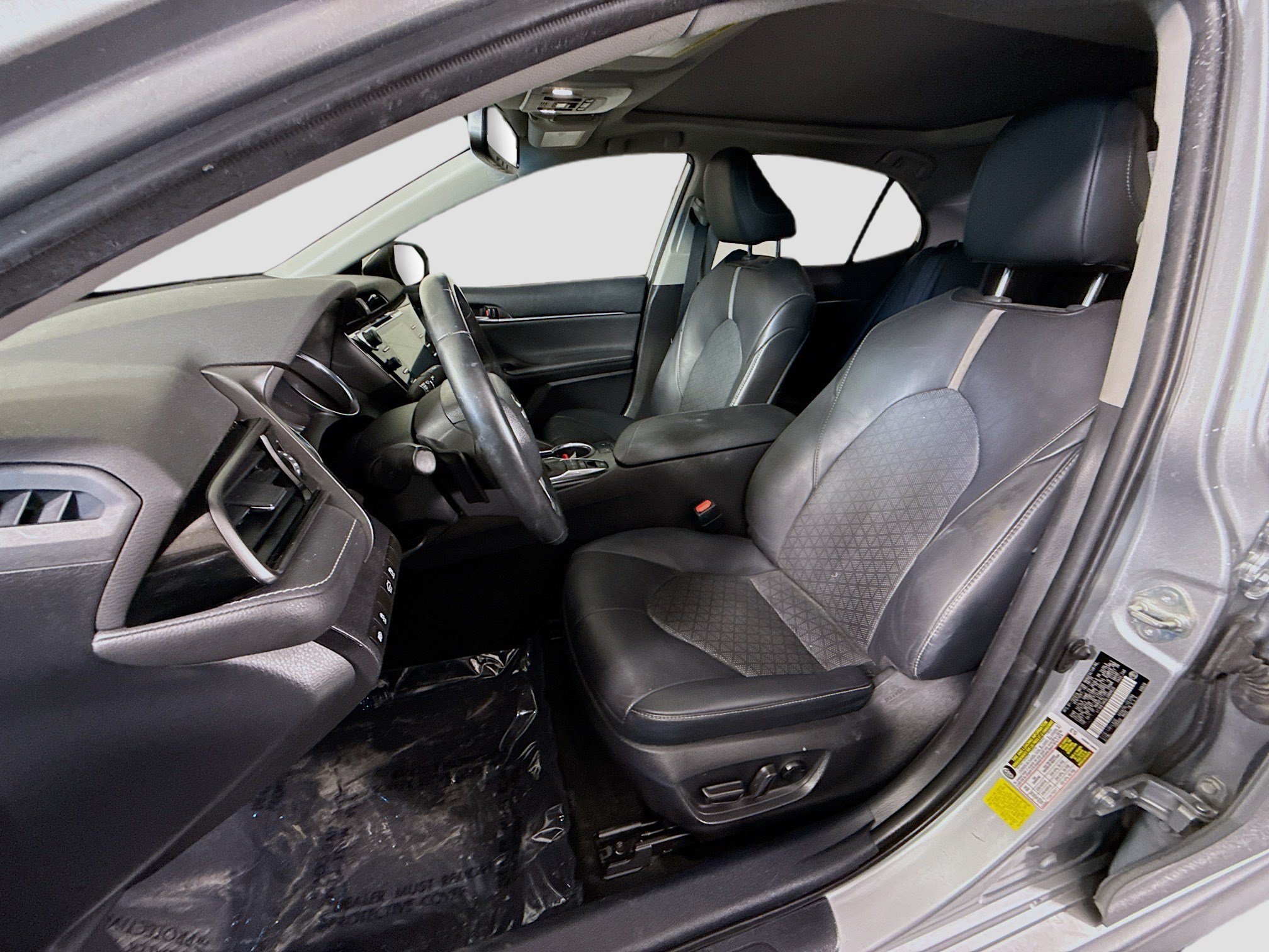 Used 2020 Toyota Camry XSE FWD image 22