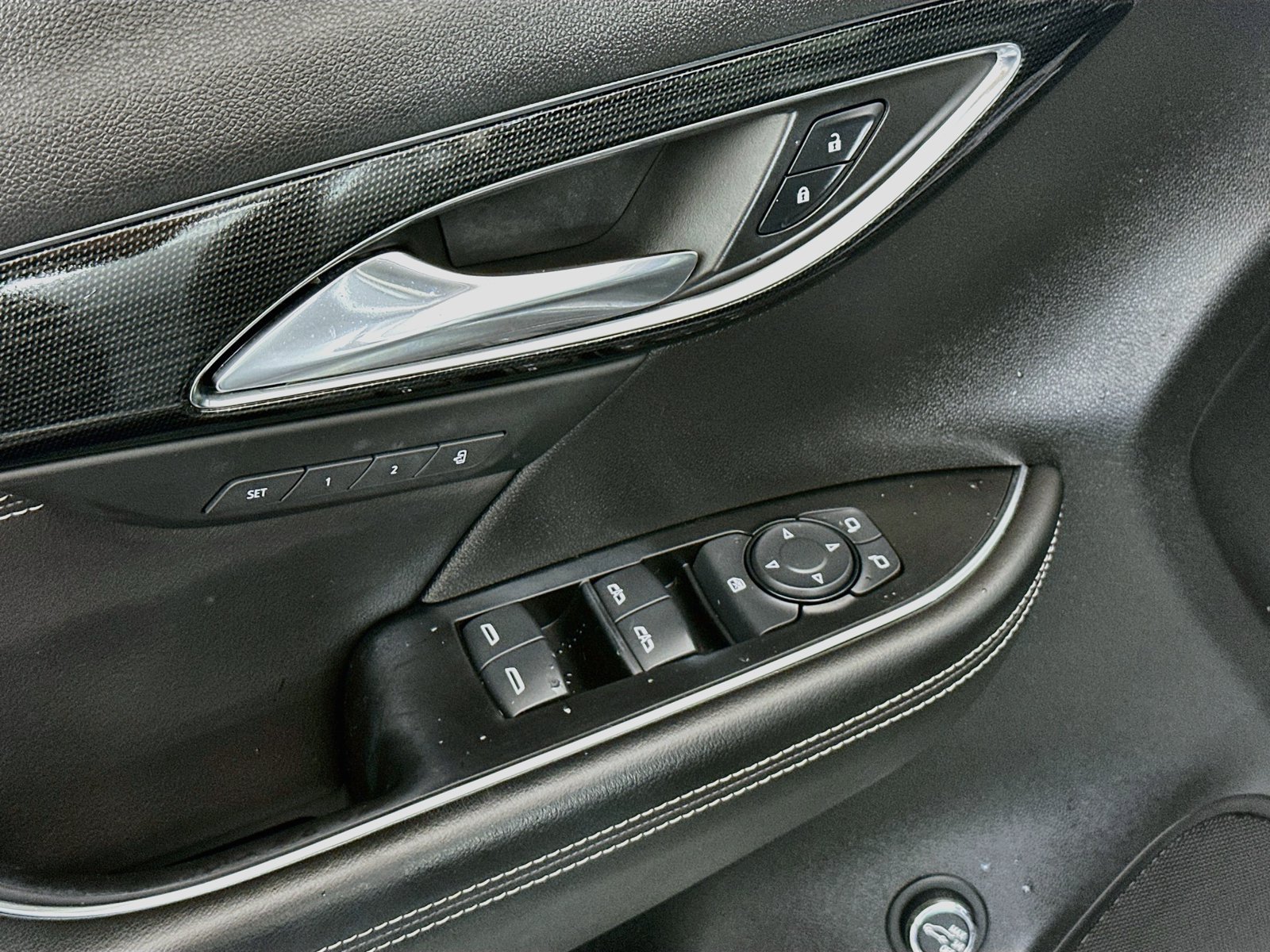 Used 2023 Buick Envision Essence AWD/4WD image 17