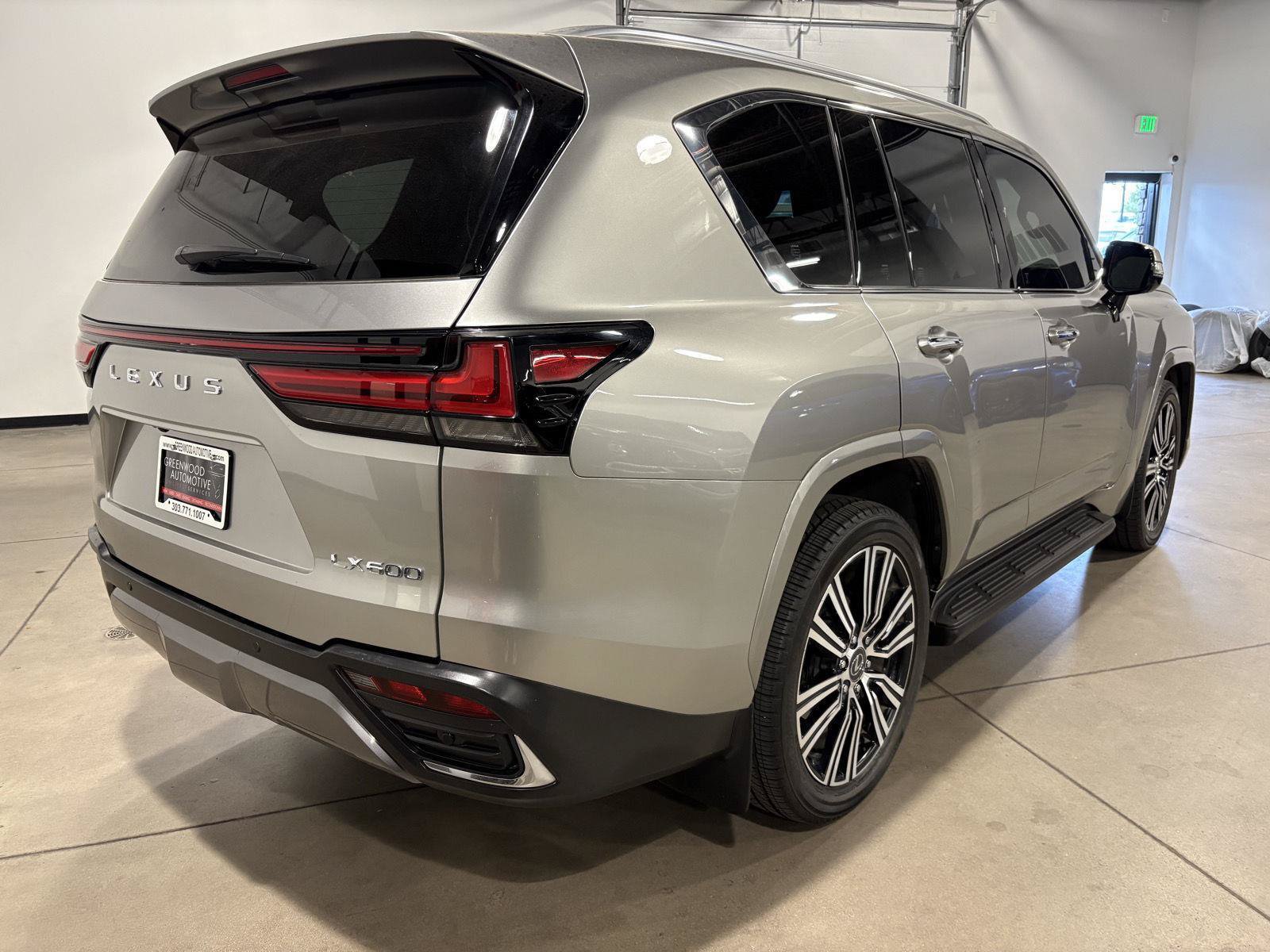 Used 2024 Lexus LX 600 4WD w/ Luxury Package image 3