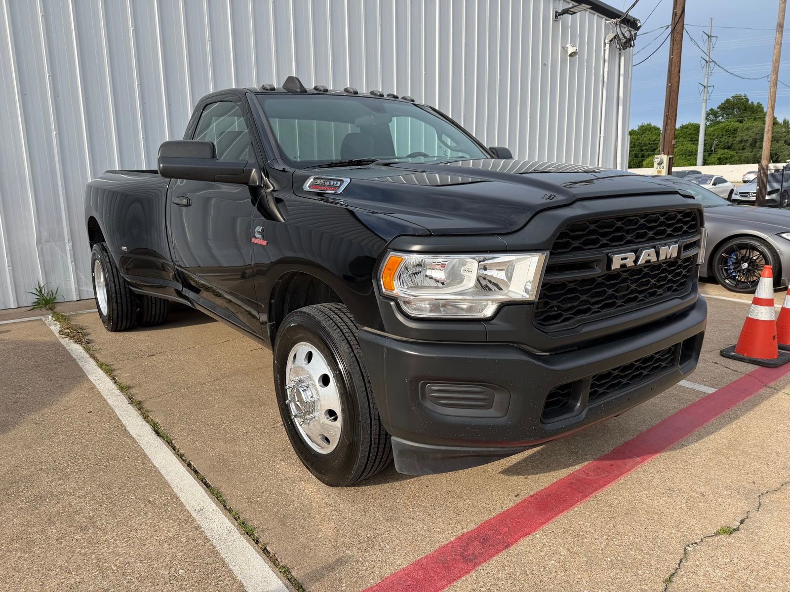 Used 2022 RAM 3500 Tradesman RWD image 9