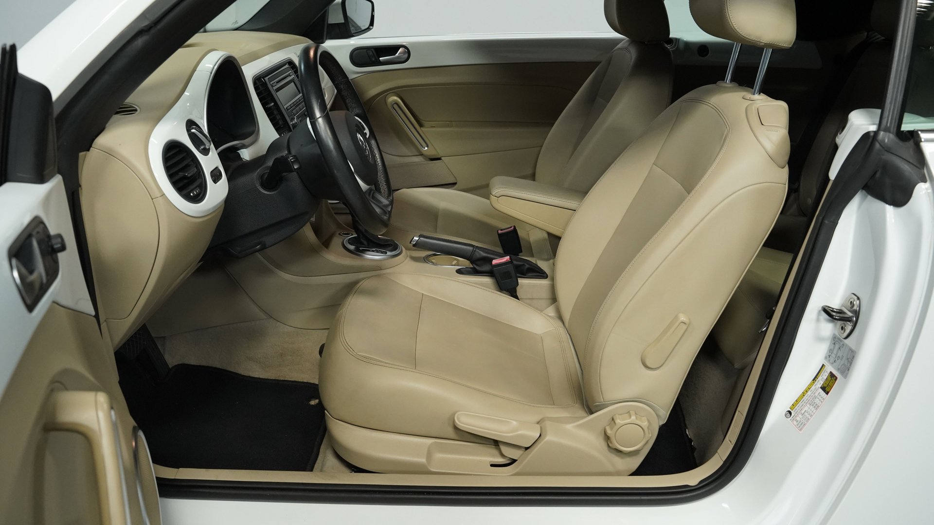 Used 2014 Volkswagen Beetle 1.8T image 29