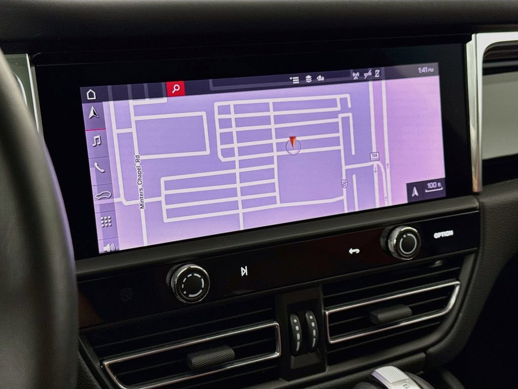 Certified 2025 Porsche Macan AWD/4WD image 19