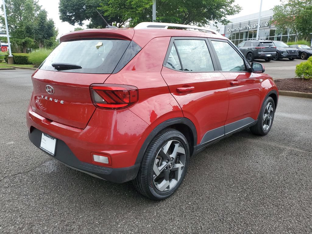 Used 2023 Hyundai Venue SEL FWD image 4