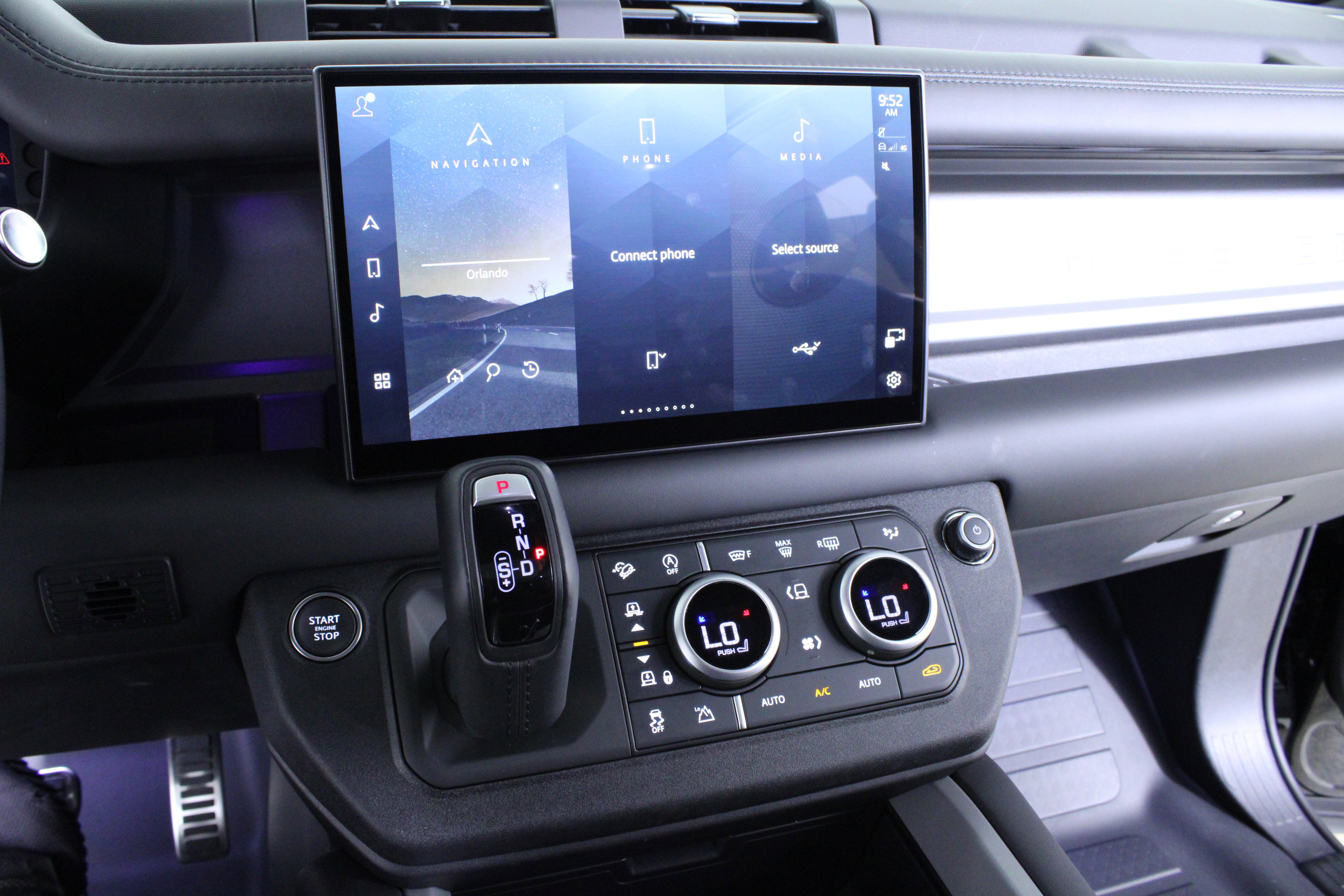 Used 2025 Land Rover Defender 130 V8 image 26