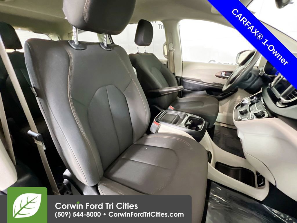 Used 2018 Chrysler Pacifica Touring Plus w/ Tire & Wheel Group image 18