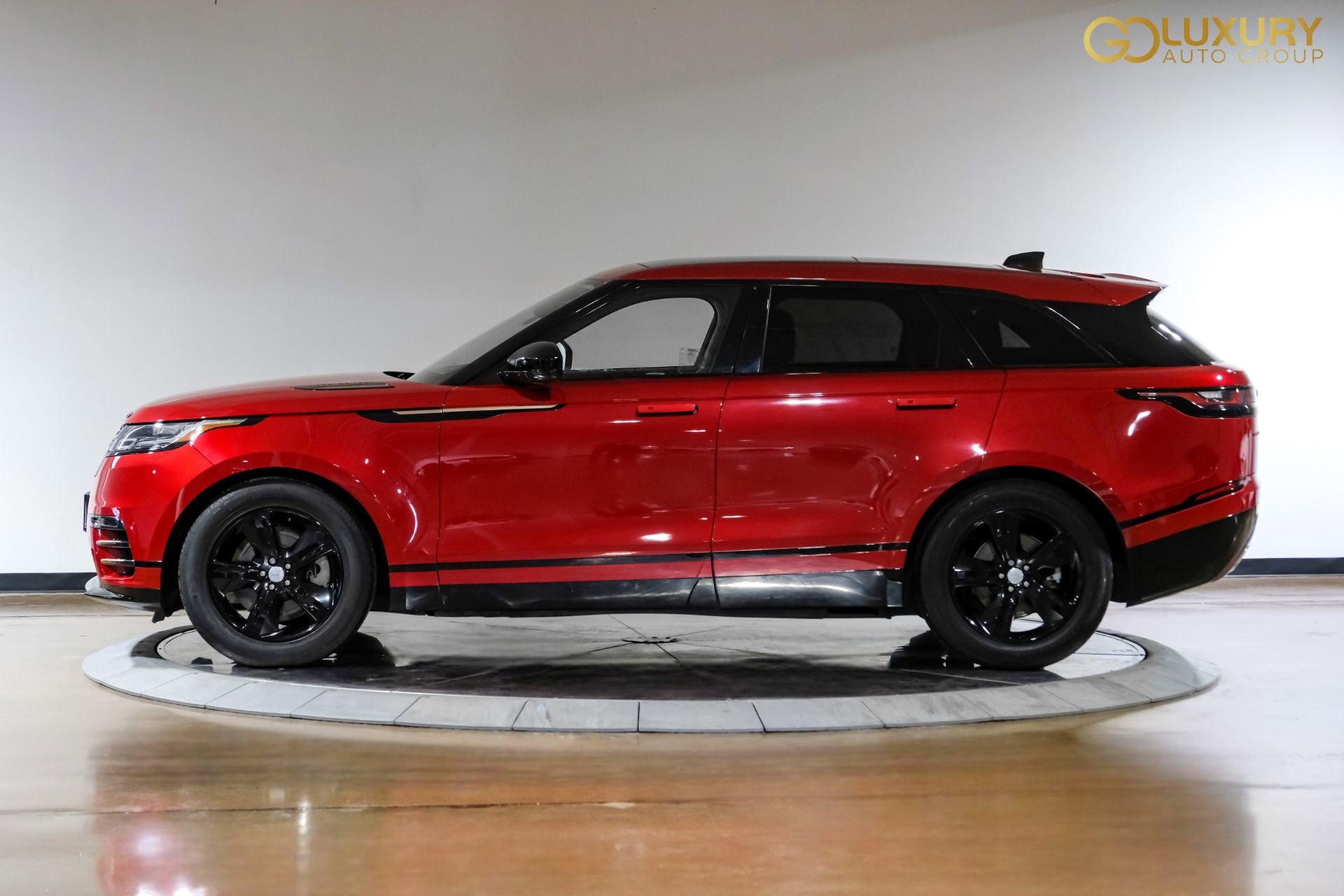 Used 2023 Land Rover Range Rover Velar R-Dynamic S image 13