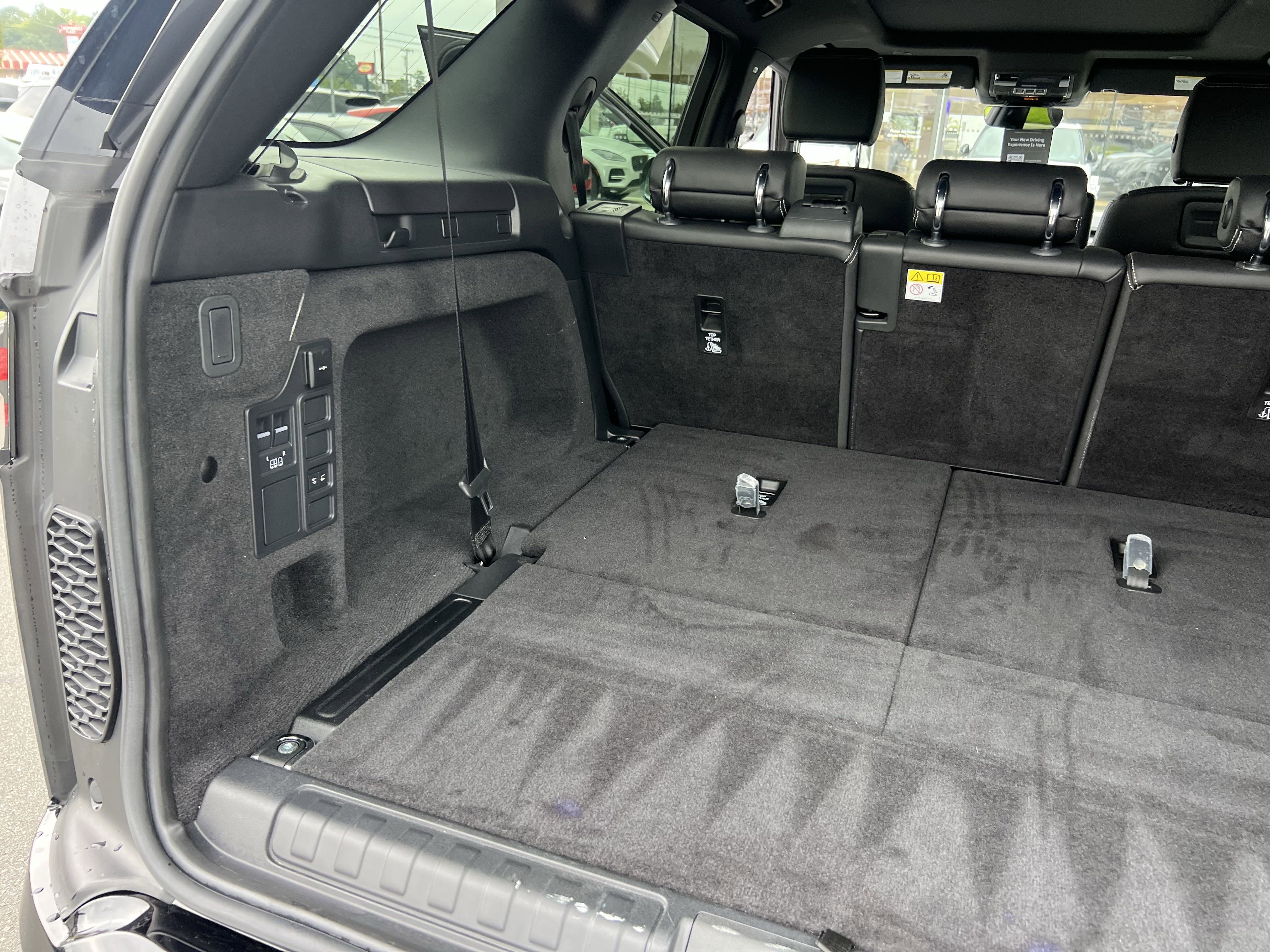 Certified 2023 Land Rover Discovery S R-Dynamic image 36