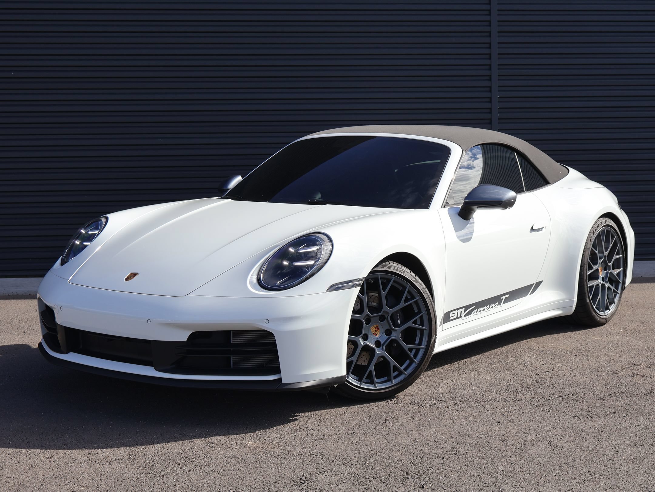 Certified 2025 Porsche 911 Carrera T RWD image 1