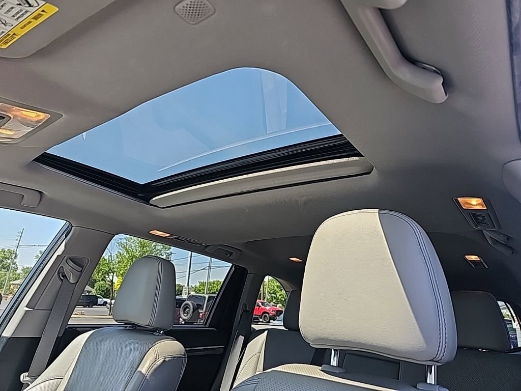 Used 2019 Toyota Highlander Limited FWD image 8