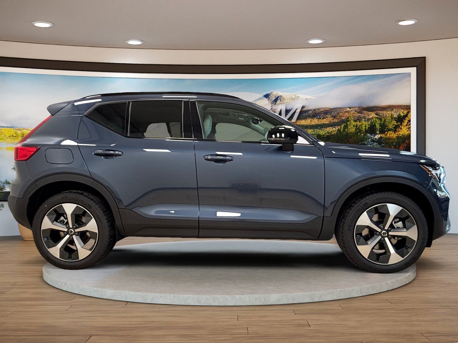 New 2026 Volvo XC40 B5 Plus w/ Protection Package Premier AWD/4WD image 4